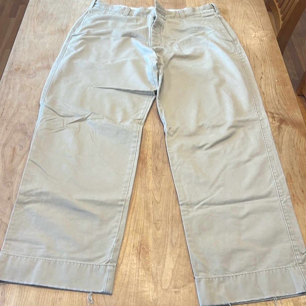 Men’s J. Crew Classic Chinos. Khaki size 38x32
